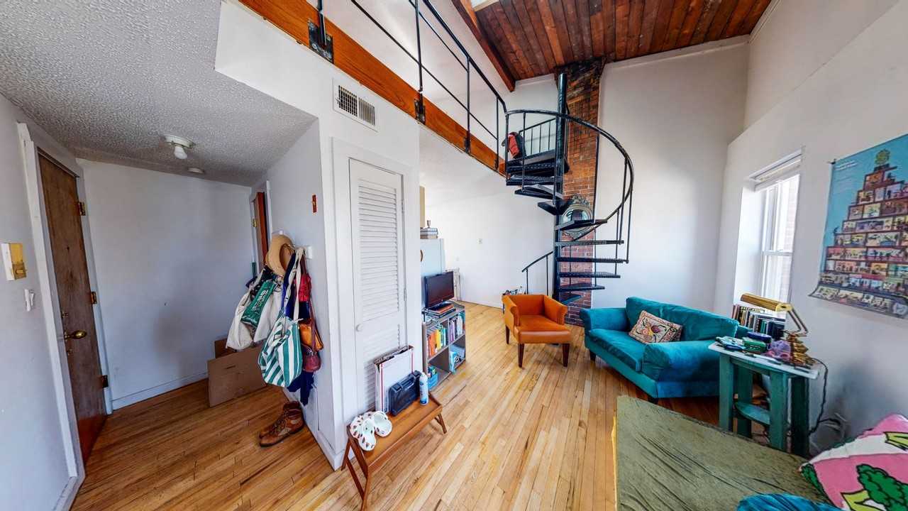 924 State St #5 - Photo 2 of 17
