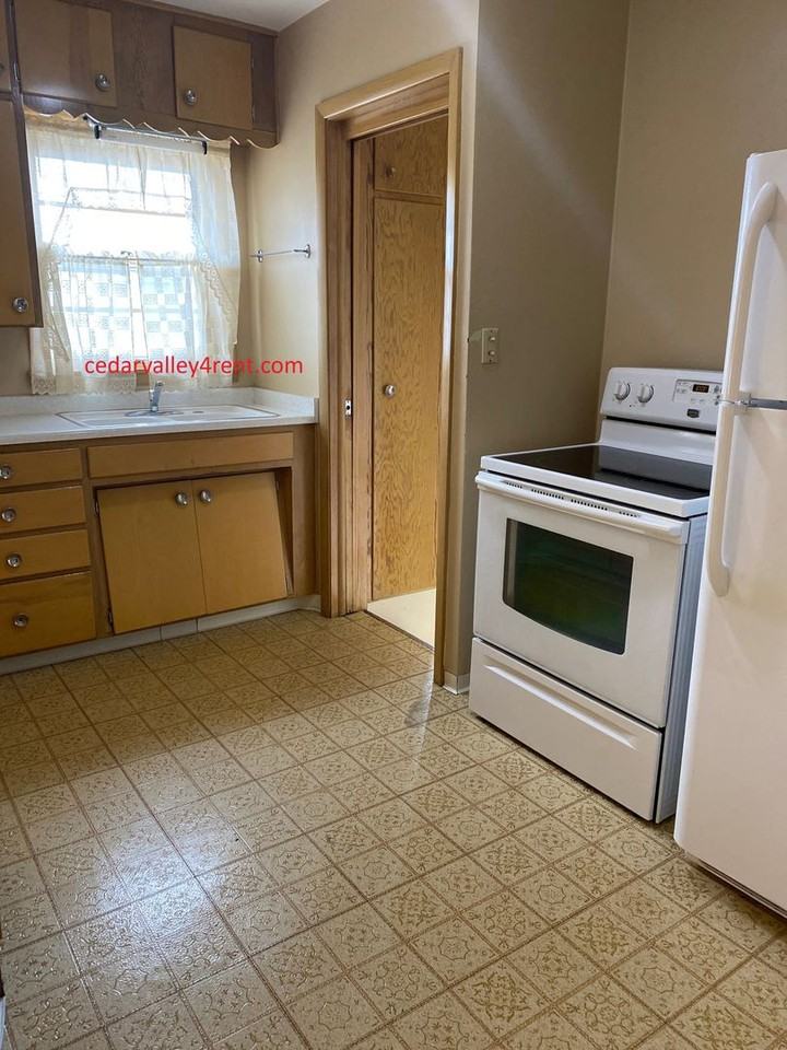 422 Hope Ave - Photo 2 of 11