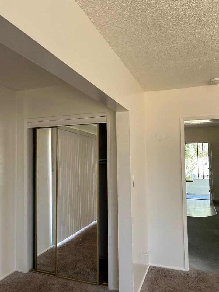 7634 Fox Trl #B - Photo 4 of 9