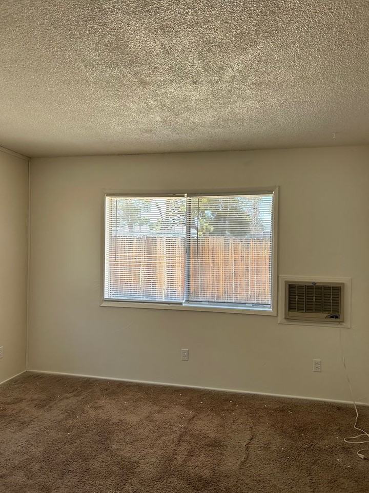 7634 Fox Trl #B - Photo 6 of 9