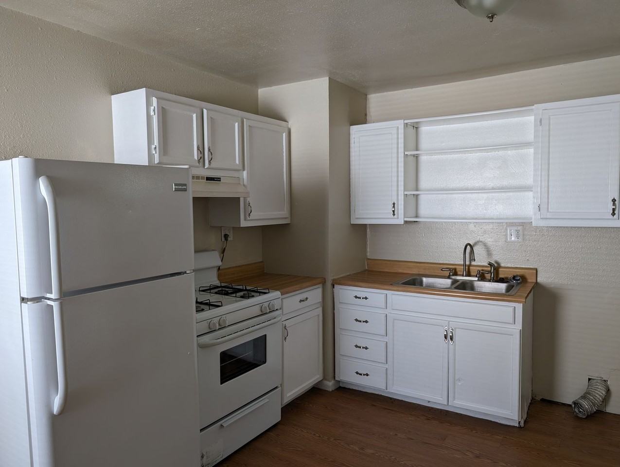 3526 Ne 53rd St - Photo 6 of 8