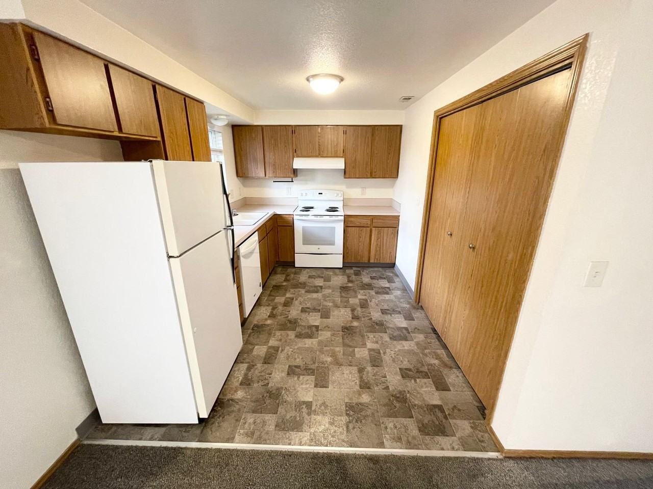 3742 W Rose Hill St #202 - Photo 4 of 22