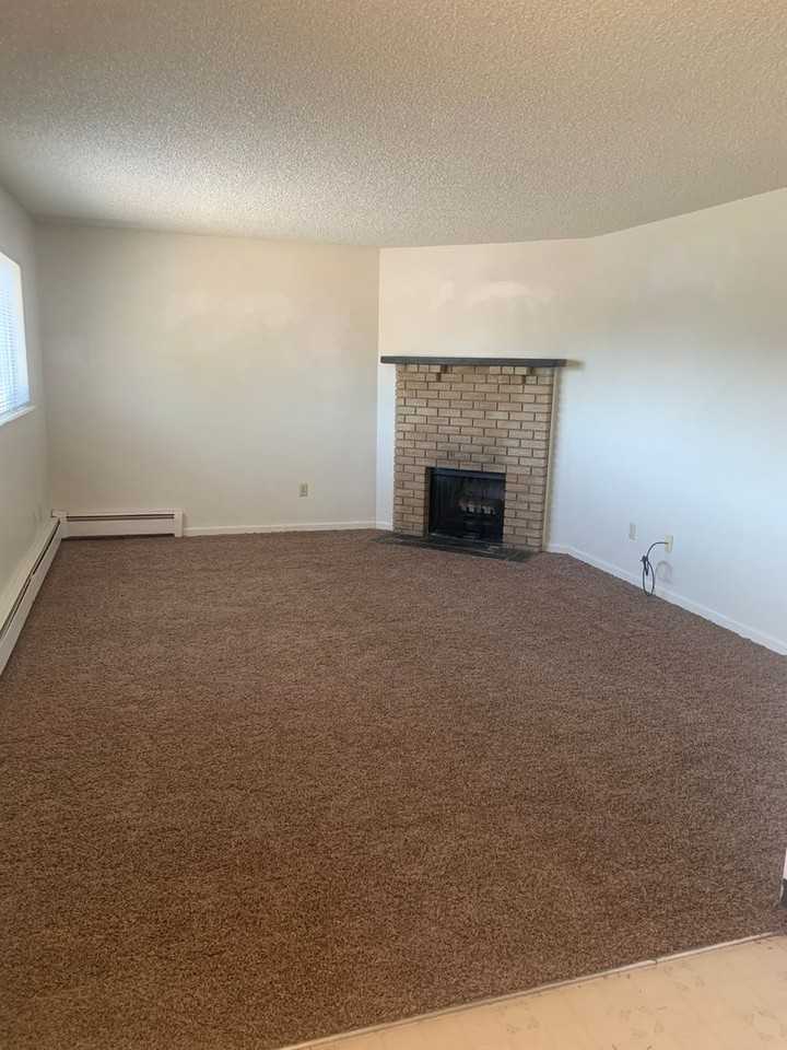 4930 King Arthur Way - Photo 3 of 7