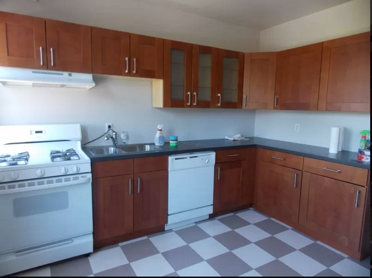 940 State St #3 - Photo 4 of 11