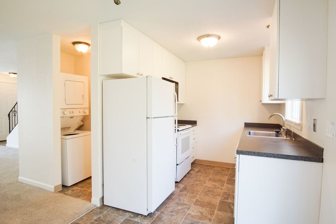 3595 Cedaroak Dr #21 - Photo 5 of 14