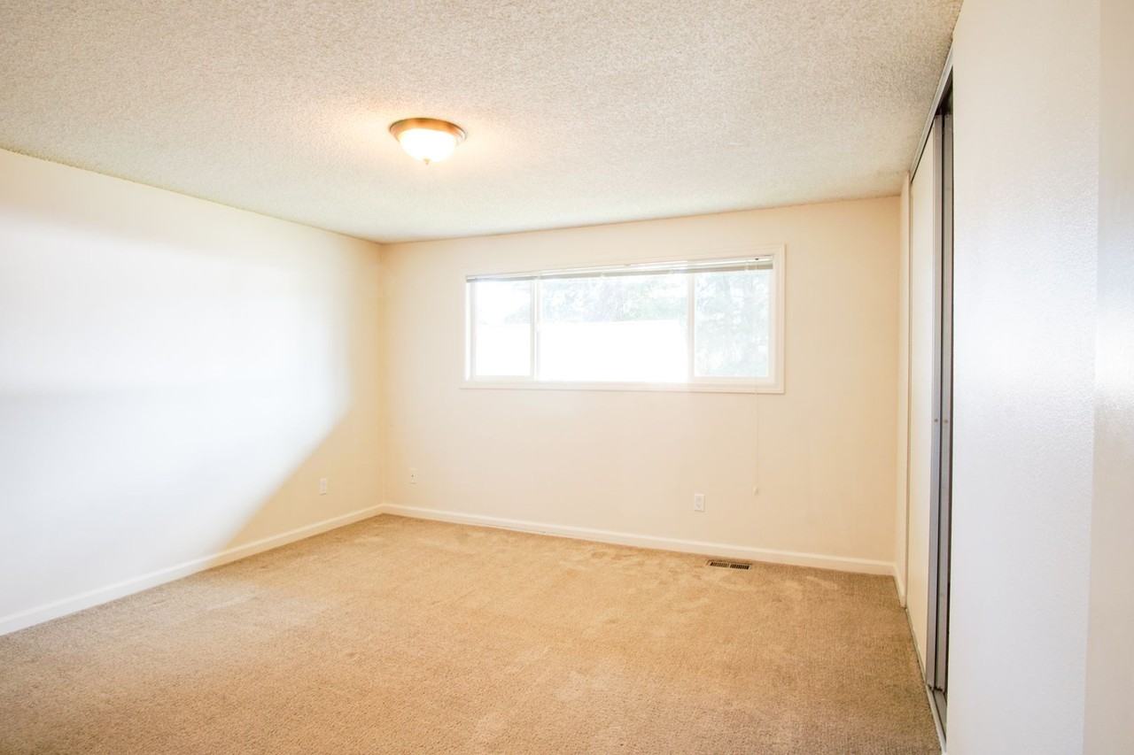 3595 Cedaroak Dr #21 - Photo 7 of 14