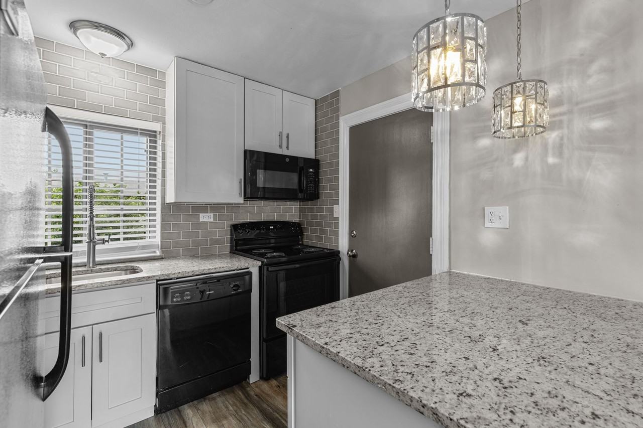 Anic Manor Apartments - Photo 2 of 16