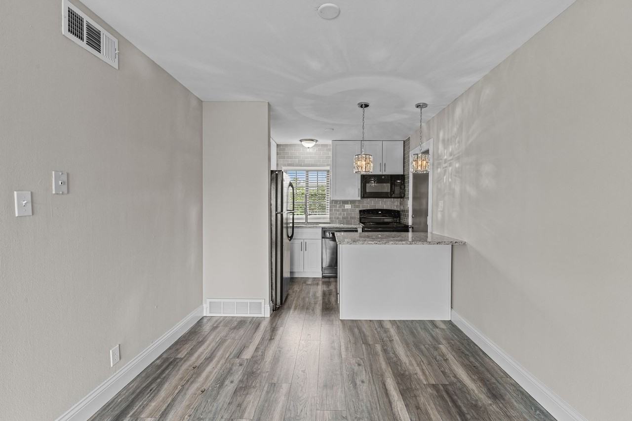 Anic Manor Apartments - Photo 4 of 16