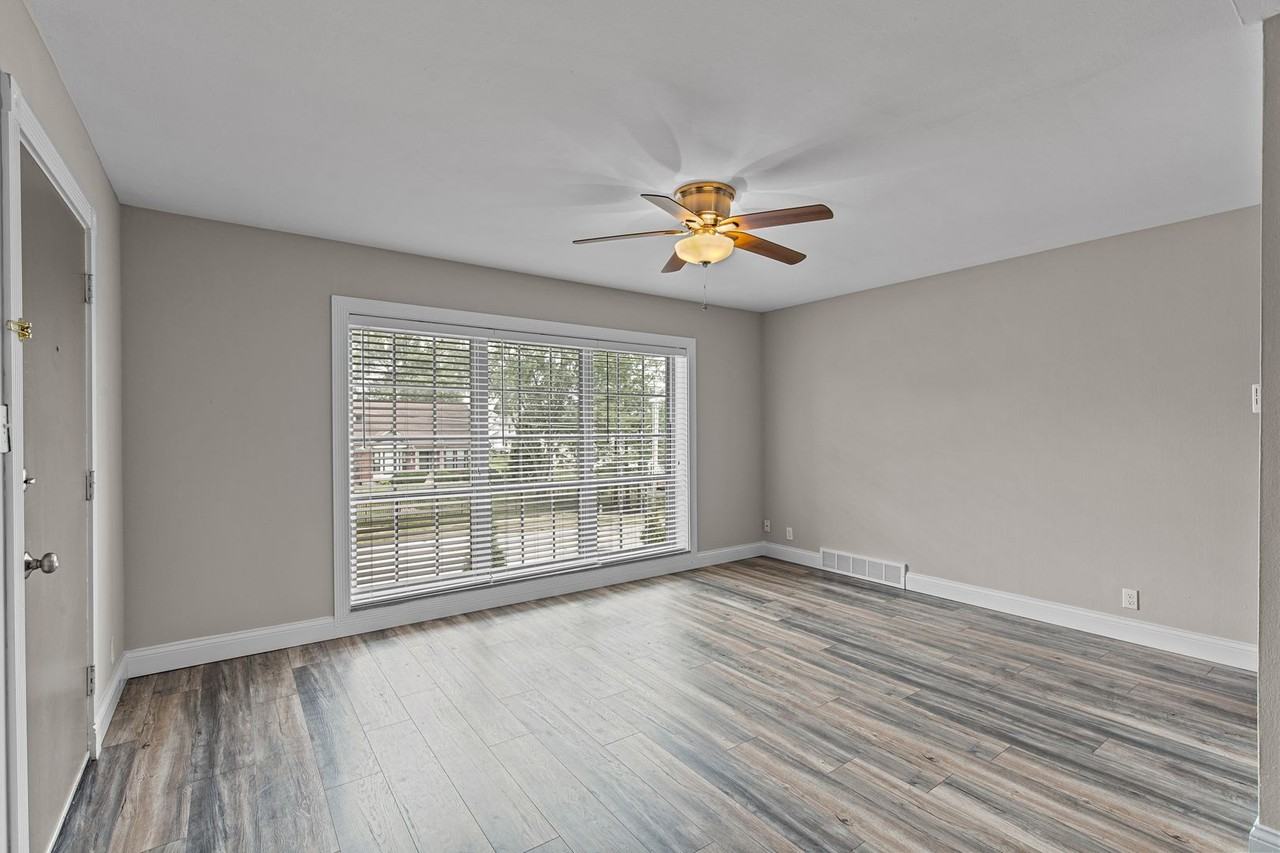 Anic Manor Apartments - Photo 7 of 16