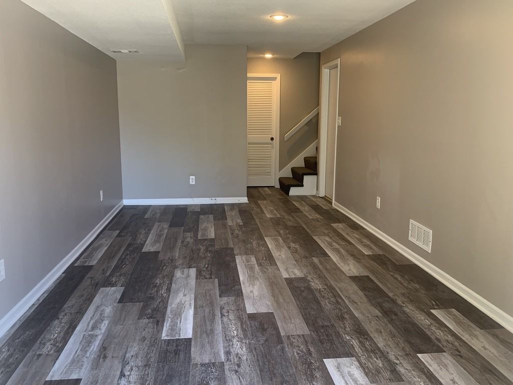 206 NW Market Pl, LSMO 64063 - Photo 2 of 14