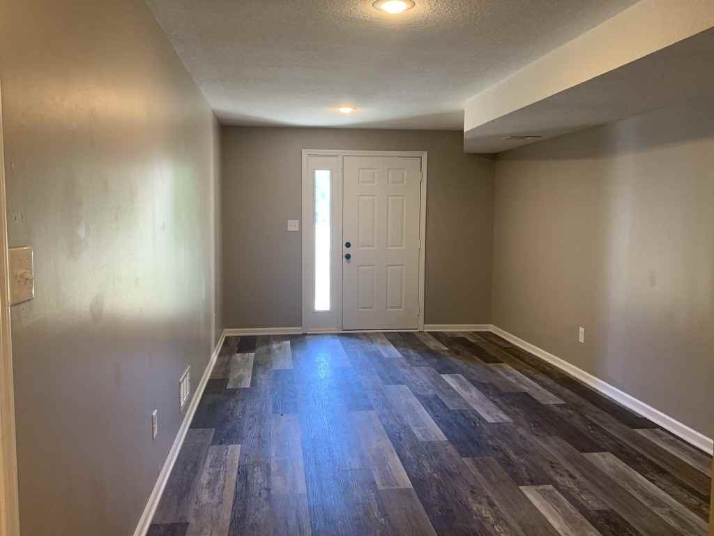 206 NW Market Pl, LSMO 64063 - Photo 3 of 14