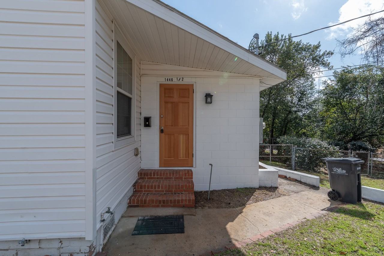 1446 1/2 Heard Ave - Photo 2 of 22
