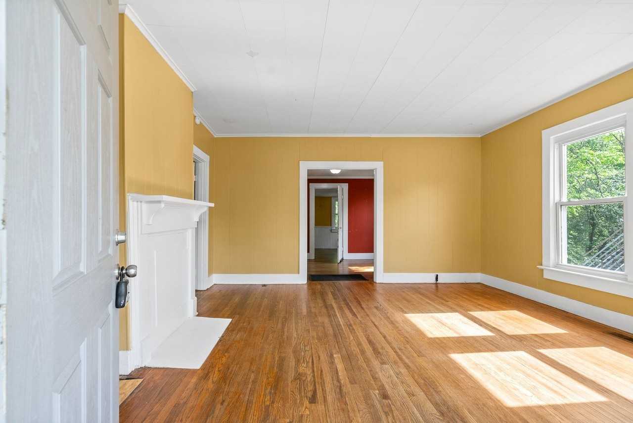 232 Georgia Ave - Photo 6 of 25