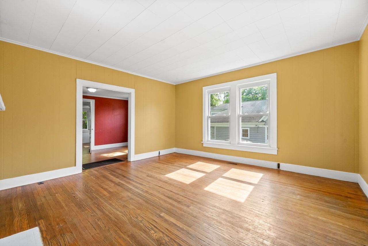 232 Georgia Ave - Photo 7 of 25
