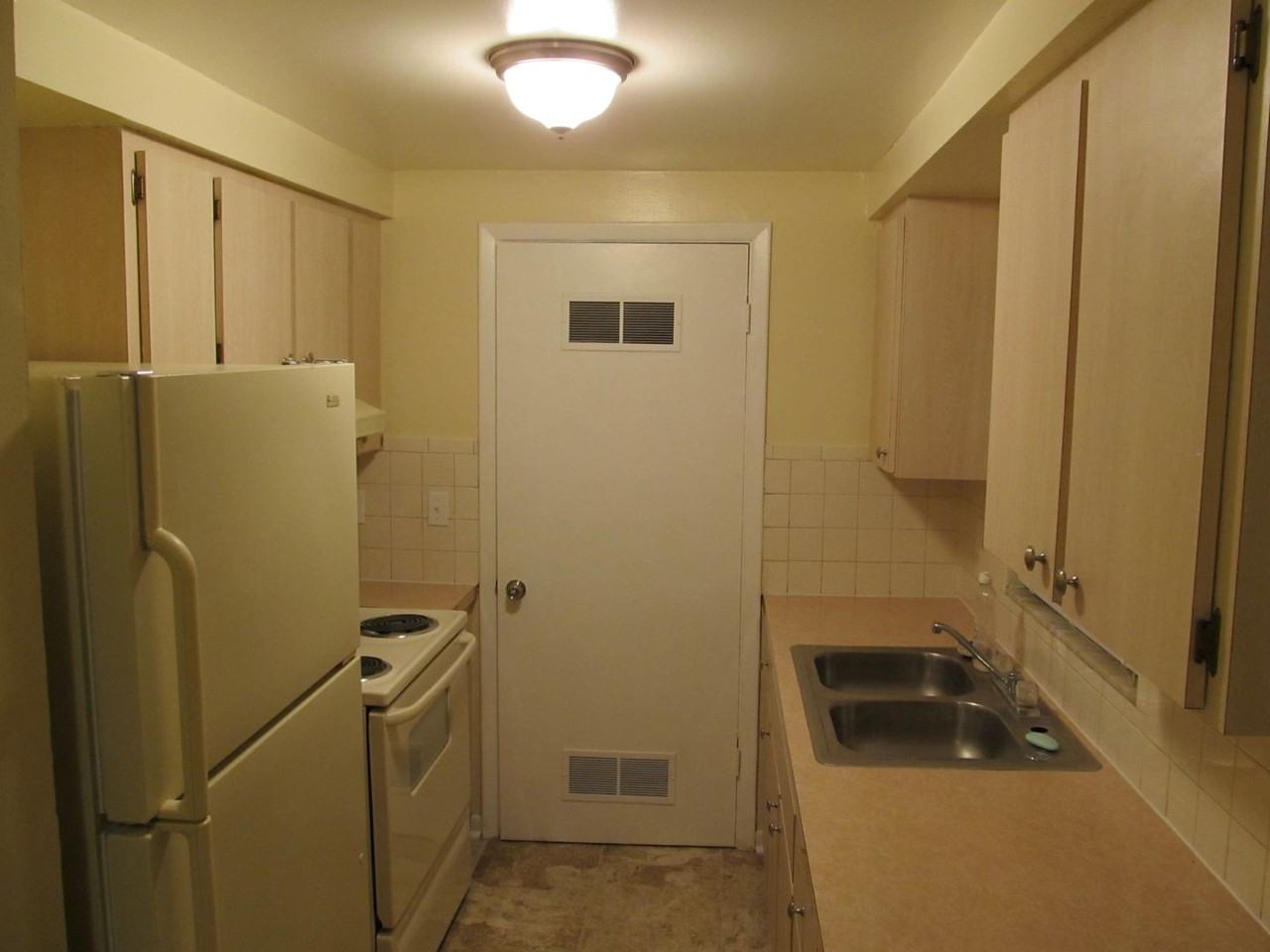 5301 89th Ave N - Photo 5 of 22