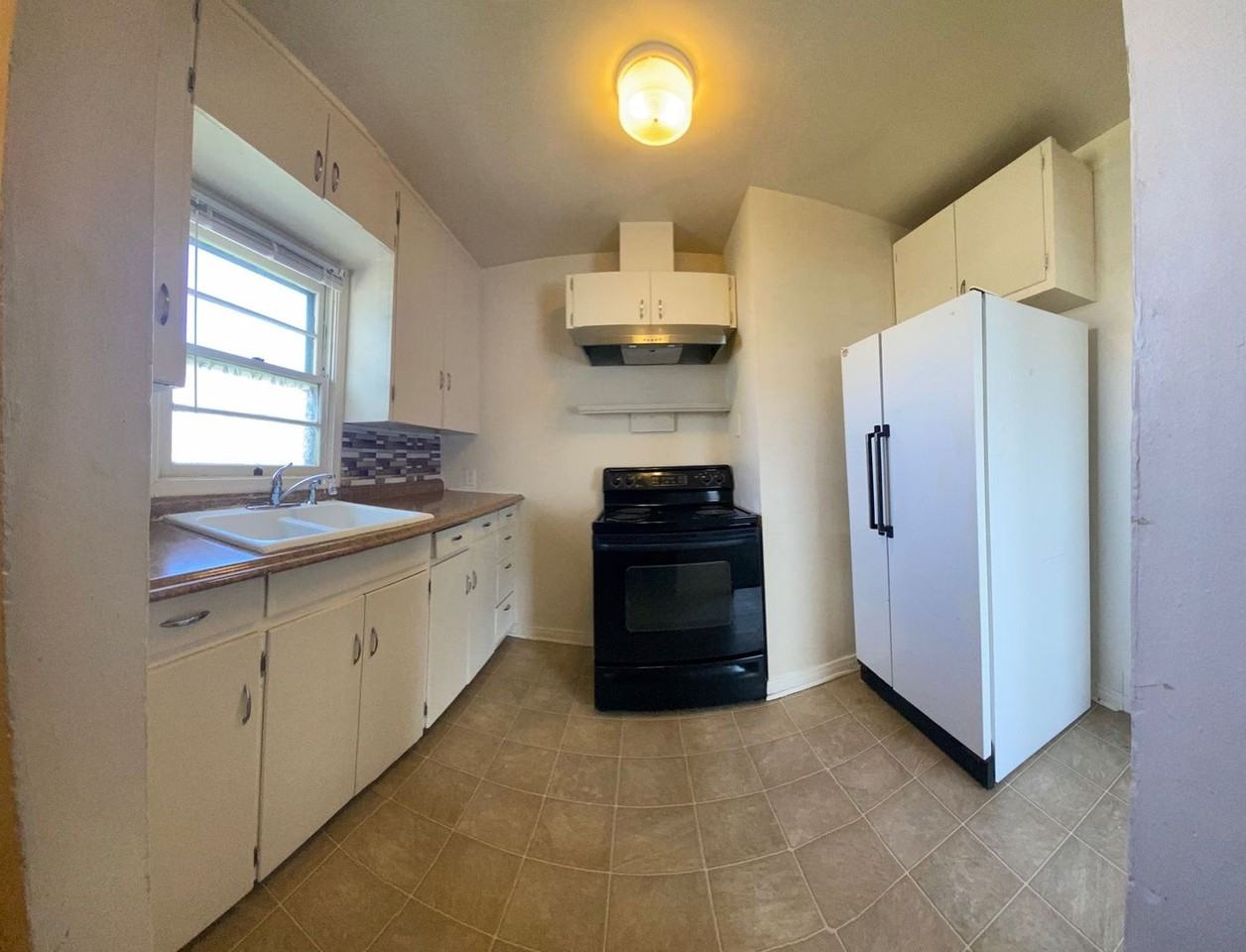 2012 Washington Ave - Photo 4 of 18