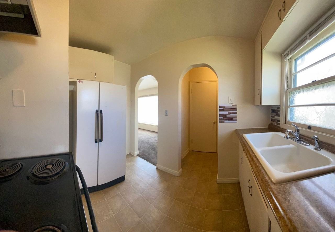 2012 Washington Ave - Photo 5 of 18