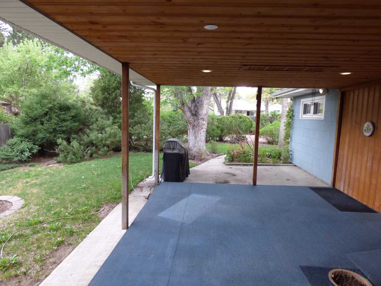 255 Ammons St - Photo 3 of 34