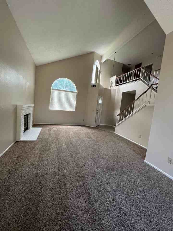 2717 Annapolis Cir - Photo 3 of 24