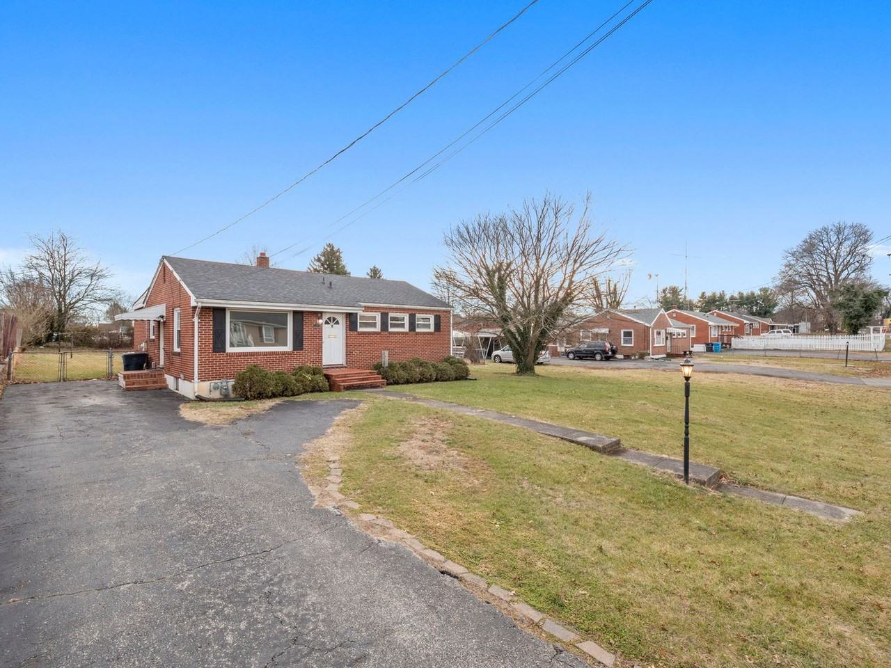 3113 Oaklawn Ave Nw - Photo 2 of 32