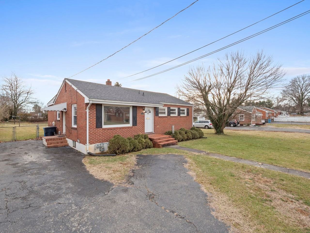 3113 Oaklawn Ave Nw - Photo 3 of 32