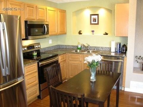 706 W Cleveland Cir - Photo 4 of 8
