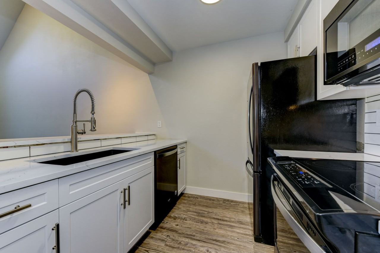 3260 47th Street #209A - Photo 7 of 29