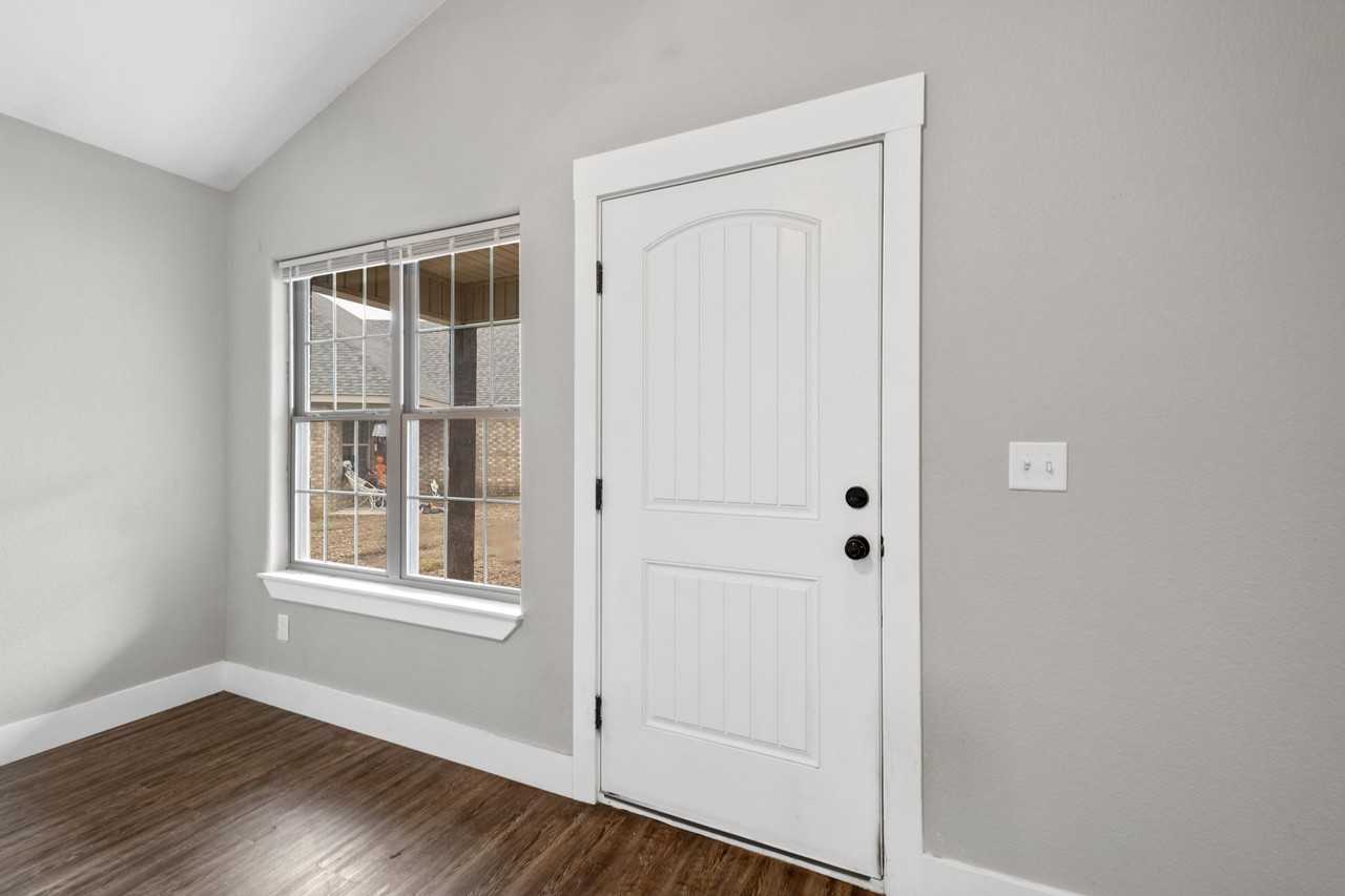 445 Oakwoods Dr Duplex - Photo 5 of 26