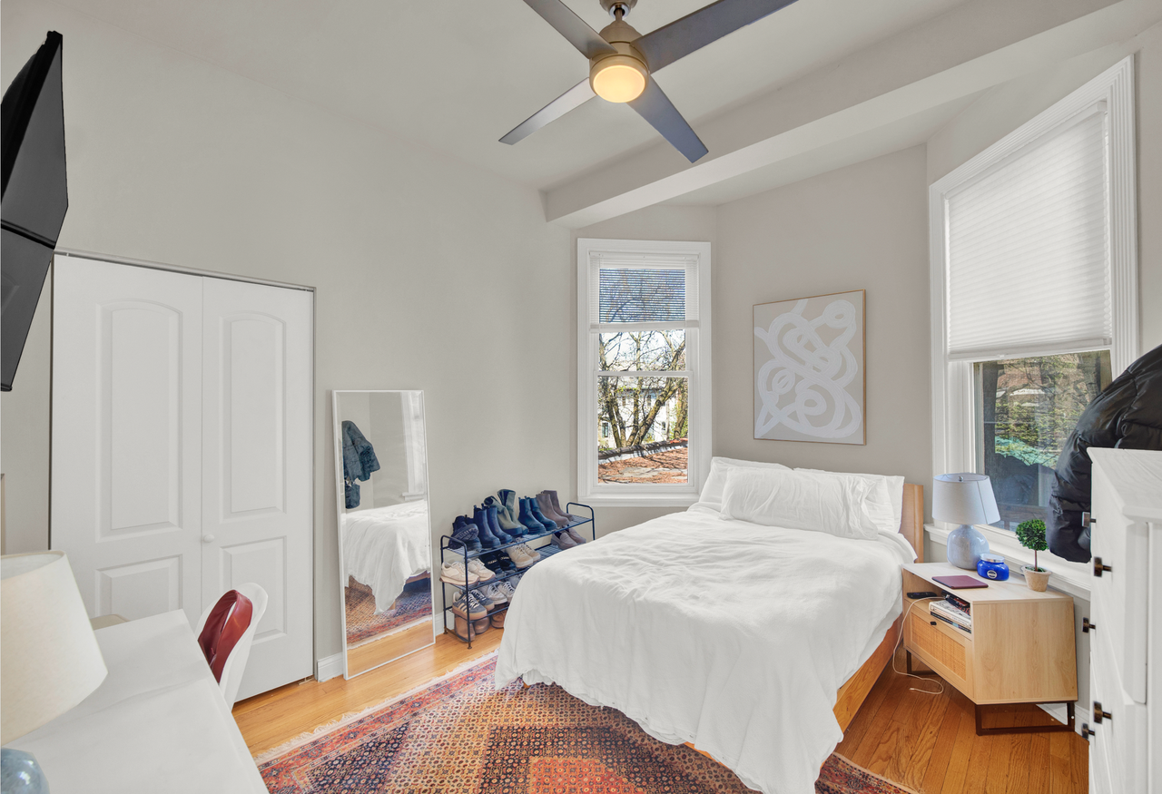 2548 N. Burling Street - Photo 3 of 6