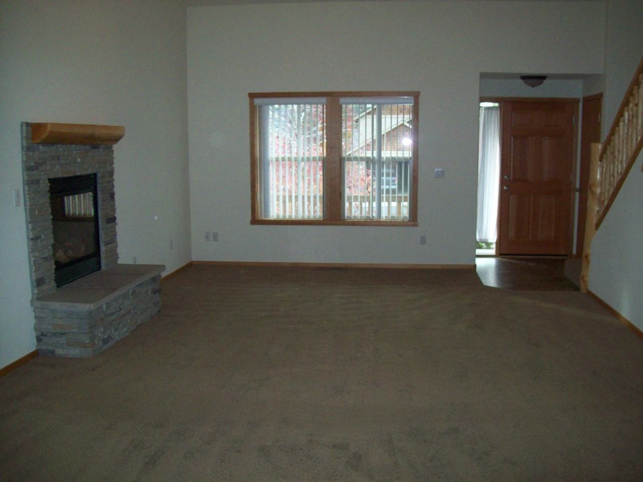 61284 Kristen St - Photo 3 of 10