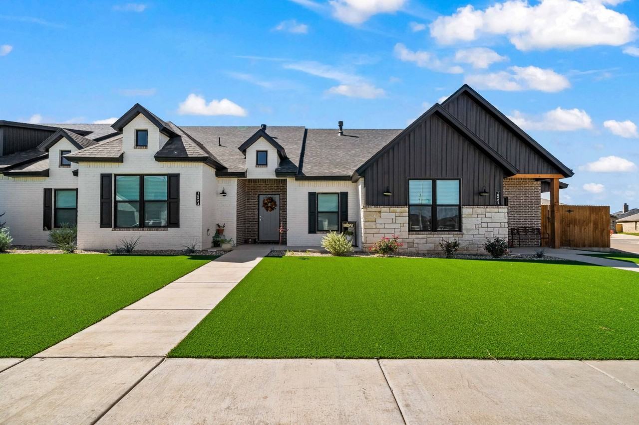 10911 Aberdeen Ave - Photo 3 of 14