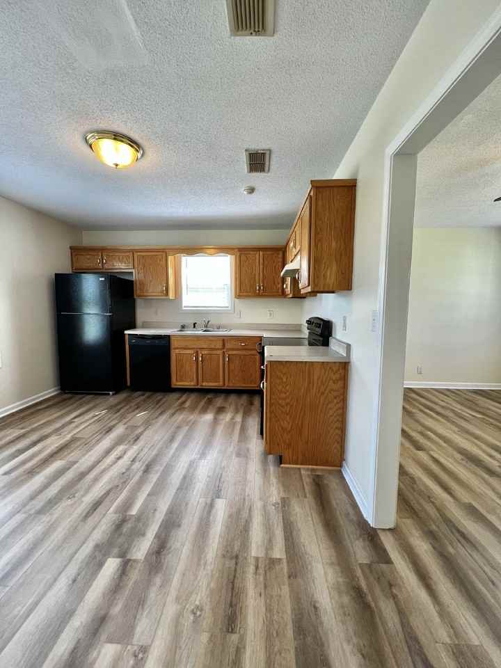1118 Keith Ave - Photo 2 of 19