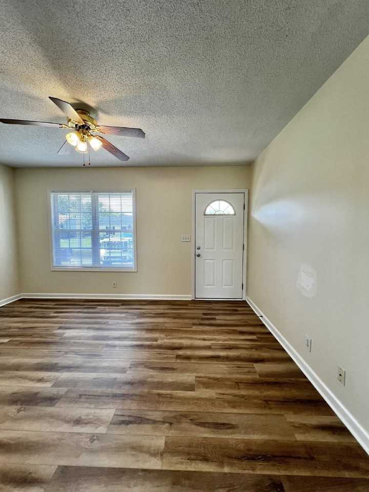 1118 Keith Ave - Photo 5 of 19