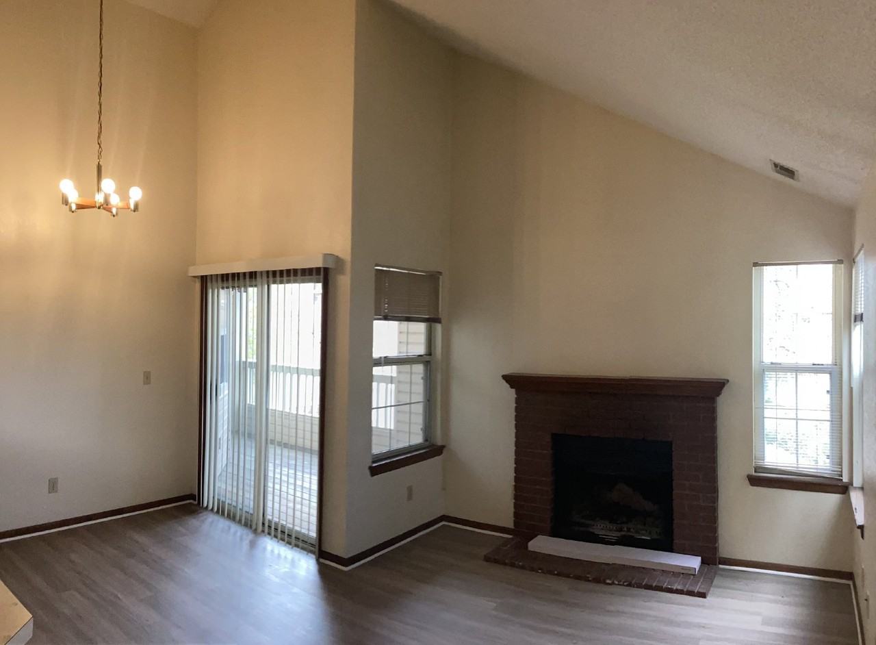 1009 S Miller St - Photo 2 of 8