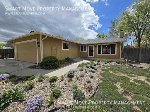 731 W Victory Rd - Photo 2 of 33
