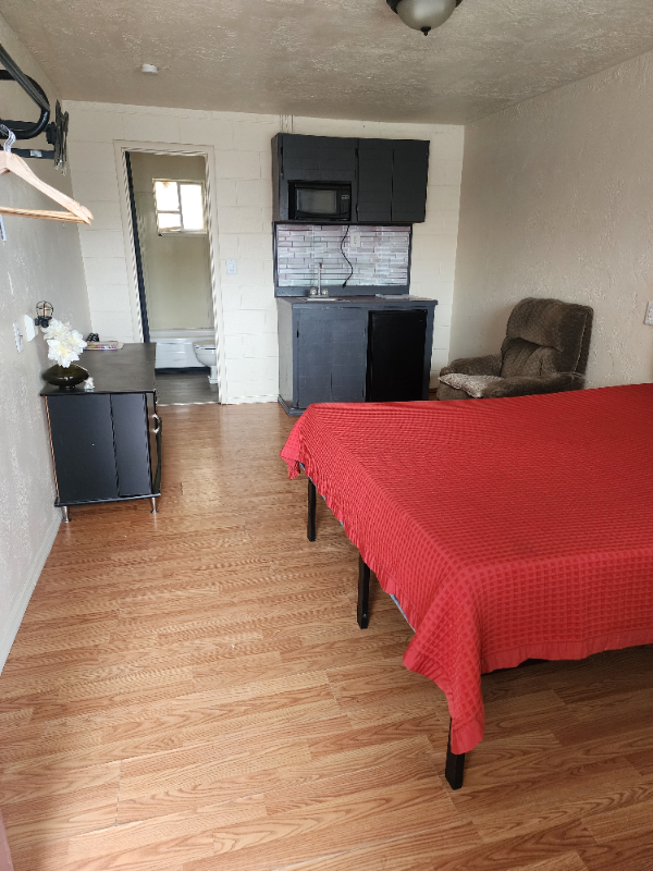 309 E 3rd Ave #1 - Photo 3 of 5