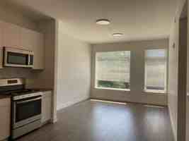 featured image of 475 William St