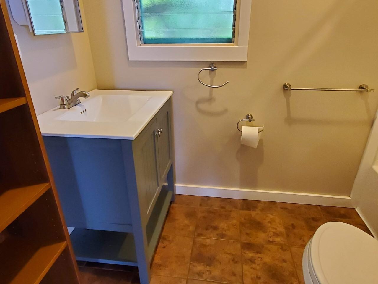 1164 Hoihoi St #d - Photo 2 of 7