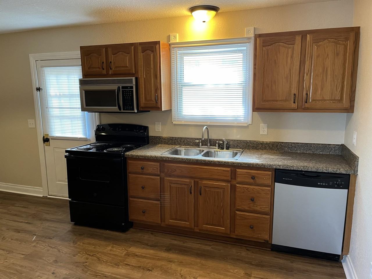 164 Biggs Street - Photo 3 of 8