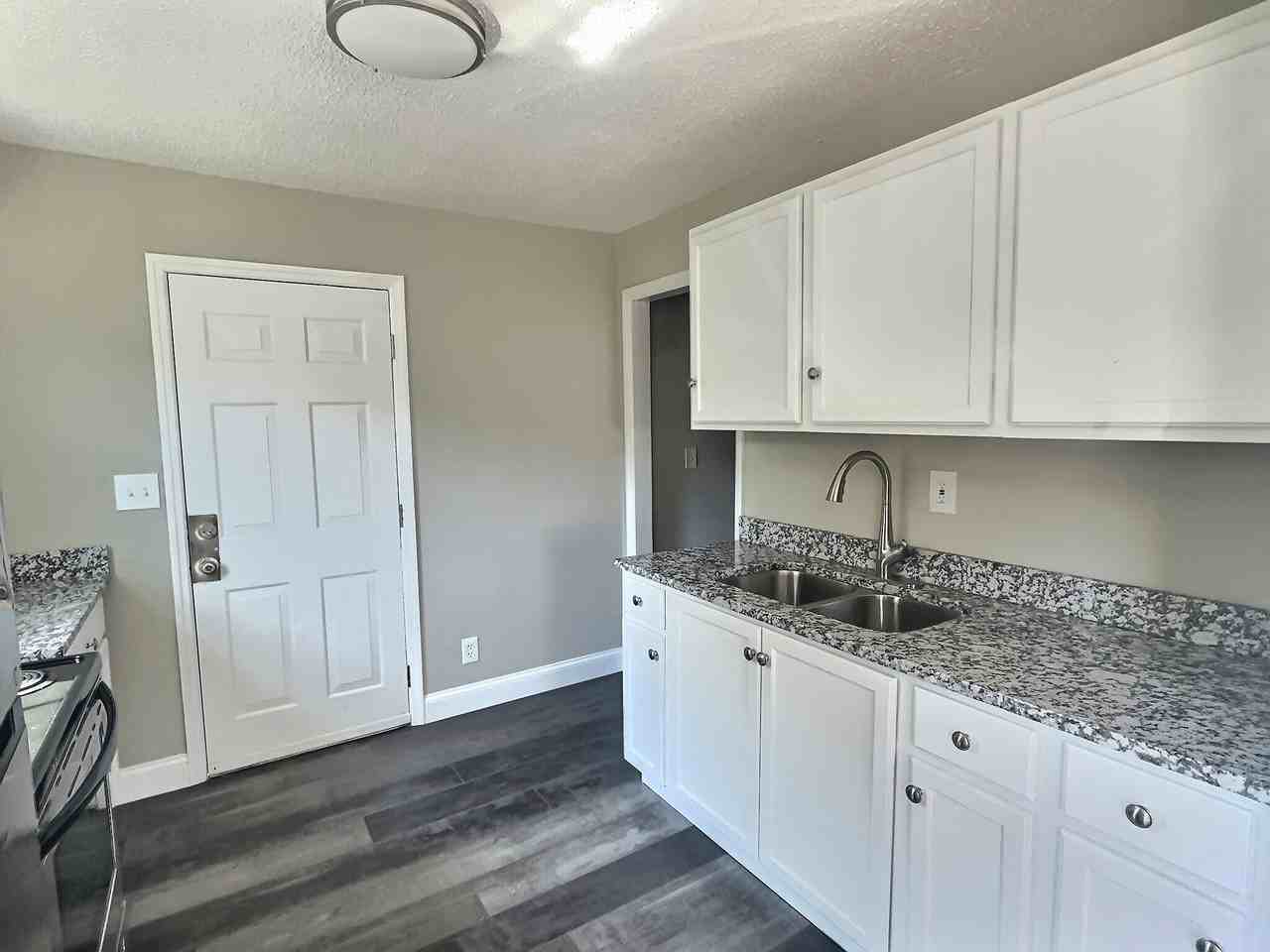 3216 E. 51st Street - Photo 4 of 11