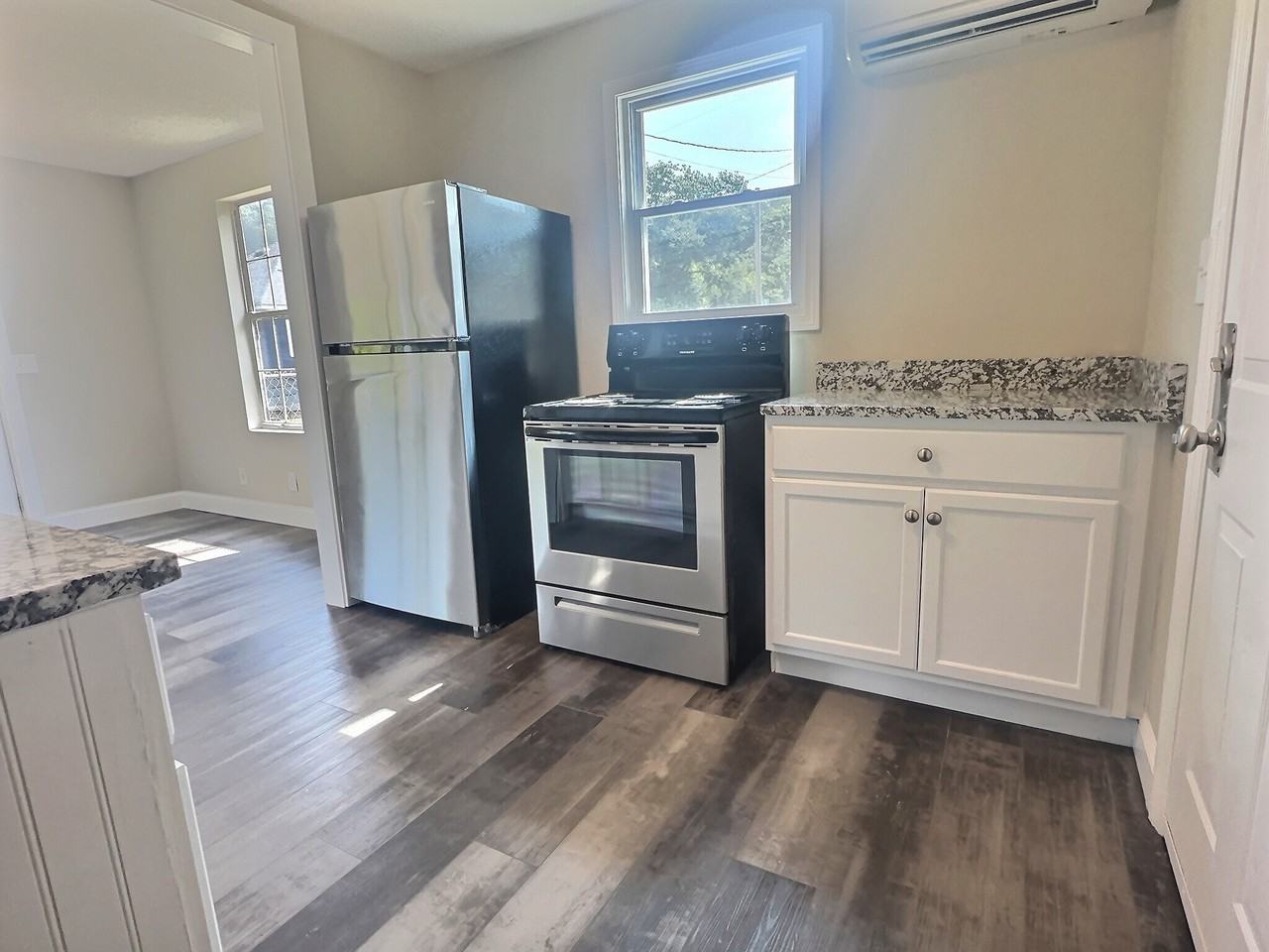 3216 E. 51st Street - Photo 5 of 11