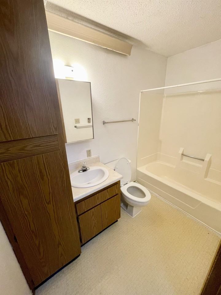 716 North Birch Street - Photo 3 of 6