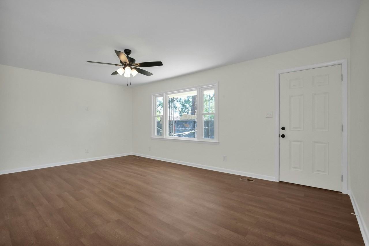 1904 Shiloh Drive - Photo 3 of 32