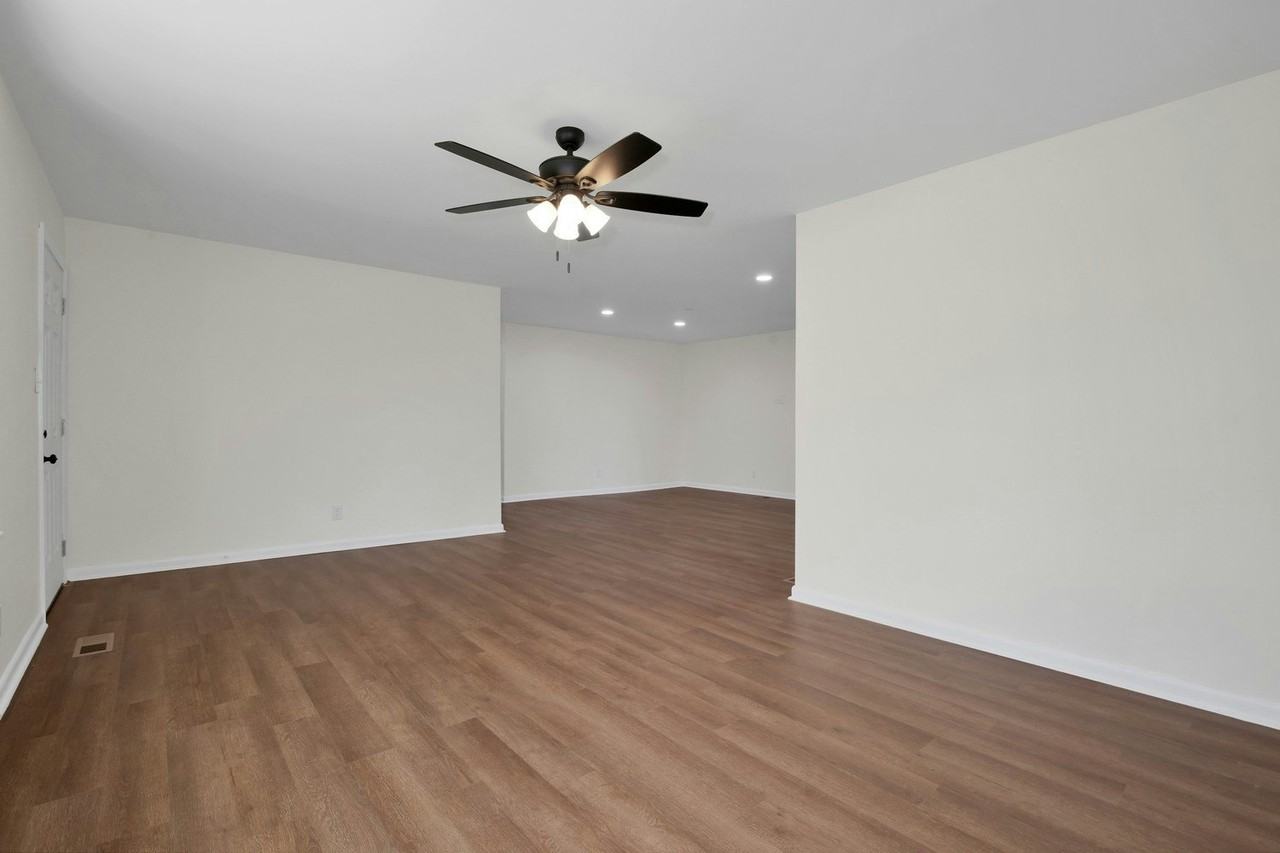 1904 Shiloh Drive - Photo 6 of 32