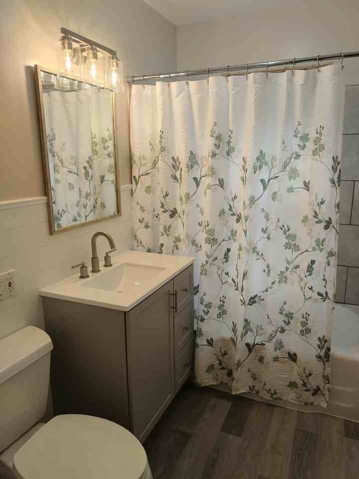 1028 8th Ave Sw - Photo 2 of 7