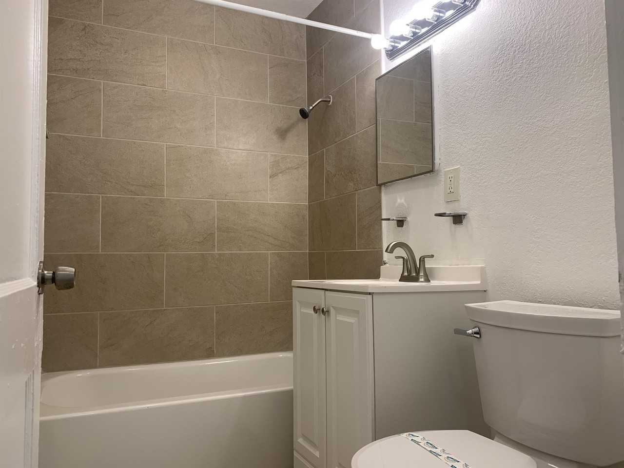 2425 22nd Ave S #1 - Photo 5 of 14