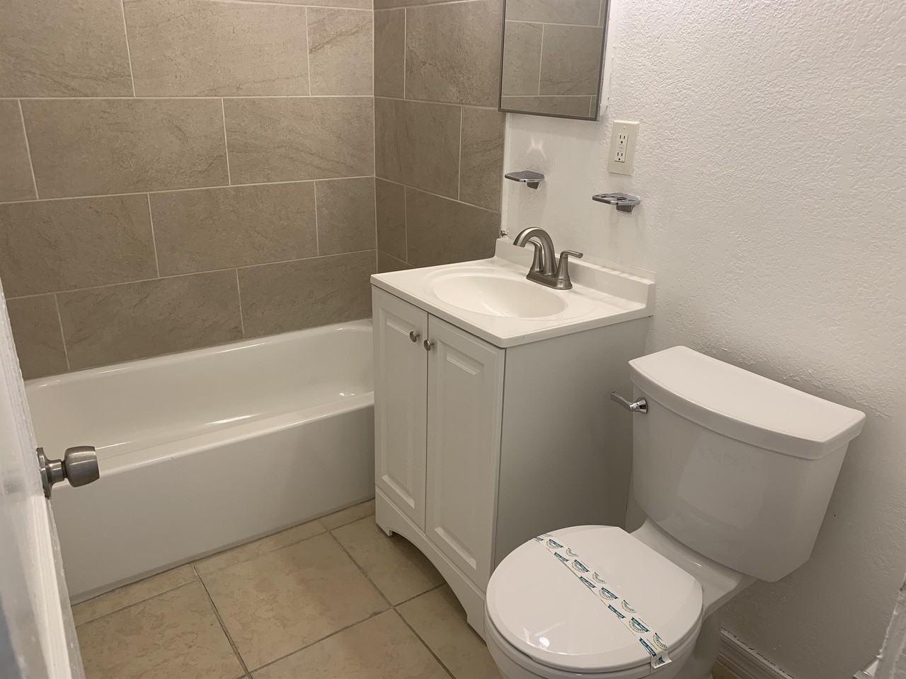 2425 22nd Ave S #1 - Photo 6 of 14
