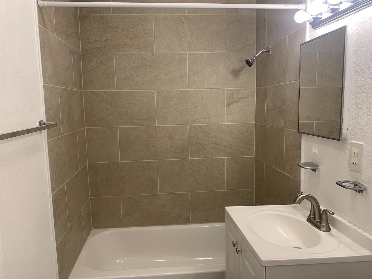 2425 22nd Ave S #1 - Photo 7 of 14