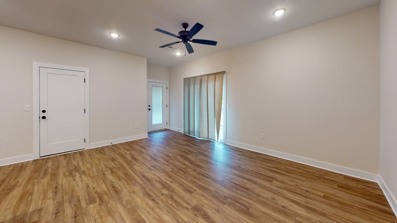 414 W Roger Ave #1 - Photo 4 of 38