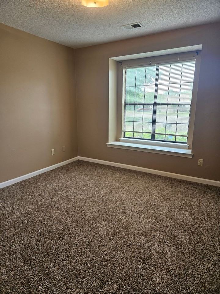 6947 Lagrange Cir S - Photo 7 of 15